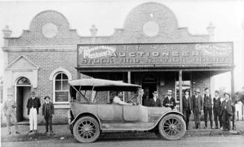 T.E. Sole & Co. early 1900s, now JoJo's on Bradley cafe